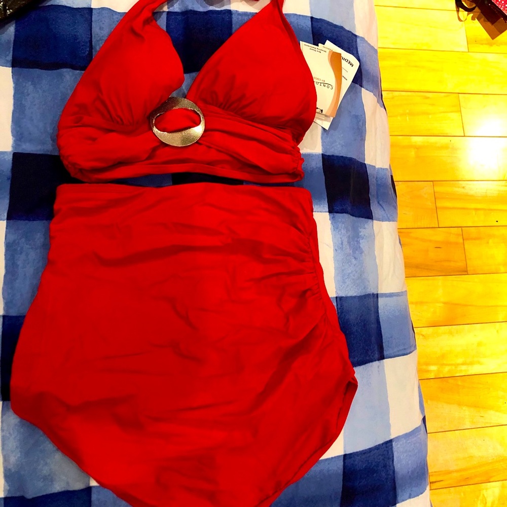BRAND NEW 2/Piece Contours Bathing Suit